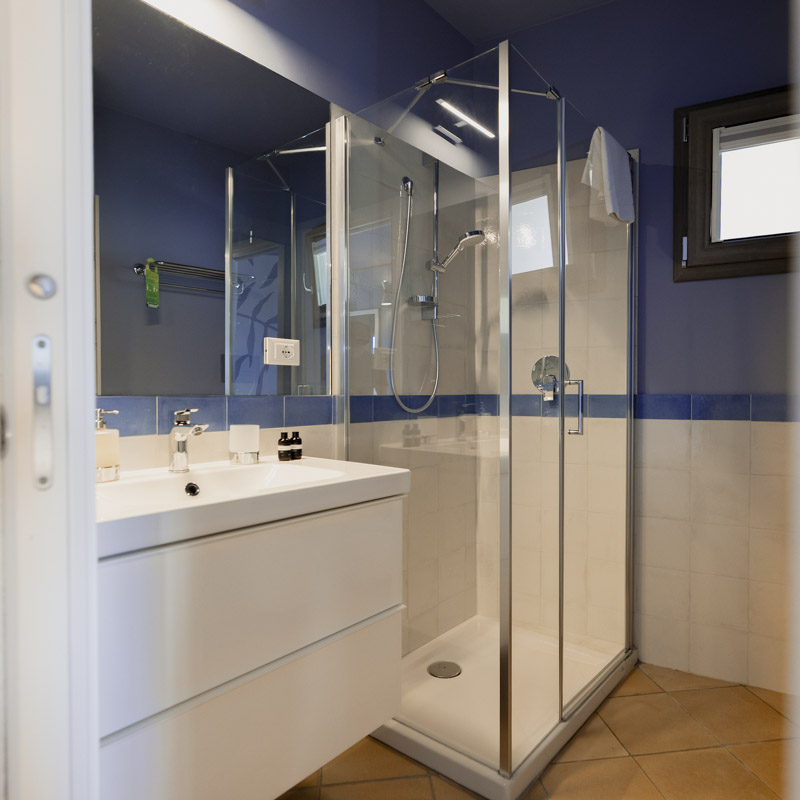 Dolcevita Egadi Resort Deluxe Terrace Sea View Room Bagno